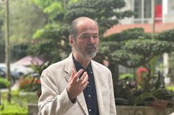 Giữa thời đại AI, nhà văn nổi tiếng khẳng định 'không gì thay thế được đọc sách'