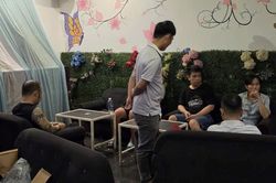 Ngang nhiên 'bay lắc' trong quán cà phê, 5 đối tượng bị bắt quả tang
