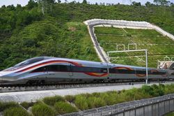 Chọn đối tác đường sắt tốc độ cao Bắc – Nam: Chuyển giao công nghệ là điều kiện tiên quyết