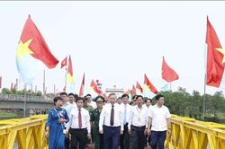 Tổng Bí thư, Chủ tịch nước Tô Lâm dự Lễ Thượng cờ 'Thống nhất non sông' tại Quảng Trị