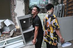 Hàng trăm hộ dân ở Hà Nội tất bật di dời, bàn giao mặt bằng cho dự án cầu Trần Hưng Đạo