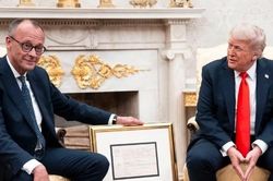 Ông Trump nói Iran 'trên bờ vực sụp đổ', phản bác Thủ tướng Đức