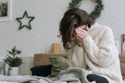Chăm mẹ chồng liệt giường gần 2 tháng, nàng dâu uất ức đòi 1 triệu đồng/ngày