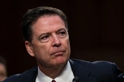 Cựu Giám đốc FBI đối mặt án tù 10 năm vì đe dọa ông Trump