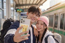 Gen Z rộ trend 'flex' thẻ vàng 0,1 chỉ mùa xê dịch