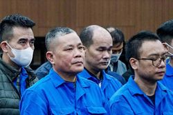 Giảm án cho 2 cựu phó chánh án nhận hối lộ hàng trăm triệu đồng