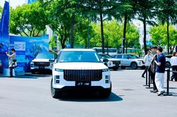 Omoda & Jaecoo ra mắt c&ocirc;ng nghệ đỗ xe kh&ocirc;ng người l&aacute;i thế hệ mới