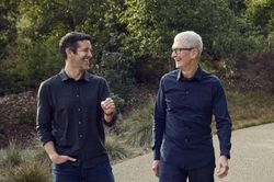 [VIDEO] John Ternus trở th&agrave;nh CEO thứ t&aacute;m của Apple từ th&aacute;ng 9/2026