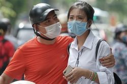 Căng thẳng tỷ lệ chọi vào lớp 10 công lập Hà Nội: Nếu con trượt phải làm sao?