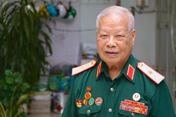Người lính được kéo lên từ huyệt mộ và cuộc trường chinh đi tìm đồng đội
