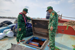 Hải đoàn Biên phòng 38 (Bộ đội Biên phòng) phát hiện vận chuyển trái phép 15.000 lít dầu DO