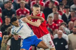 Kết quả b&oacute;ng đ&aacute; h&ocirc;m nay 1/5: Kịch t&iacute;nh b&aacute;n kết Europa League