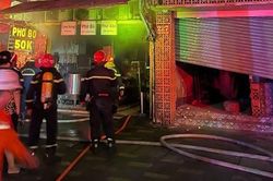 Cháy nhà ở trung tâm TPHCM, cụ ông 92 tuổi cùng ba phụ nữ được giải cứu