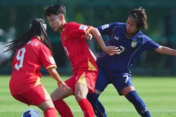 U17 nữ Việt Nam hòa nghẹt thở Thái Lan trận ra quân giải châu Á