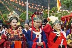 Trình diễn cổ phục vương triều nhà Trần ở Ninh Bình