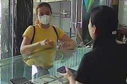Đã bắt được hai nghi phạm cướp tiệm vàng, lên xe máy bỏ trốn