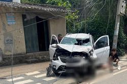 Va chạm với ô tô ở Hải Phòng, người chồng tử vong tại chỗ, vợ và con bị thương