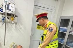 CSGT Nghệ An kịp thời hỗ trợ hai trường hợp nghi đột quỵ, kiệt sức