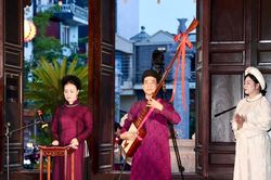 Hải Phòng: Canh hát cửa Đình tại Đình An Biên lan tỏa giá trị Di sản ca trù