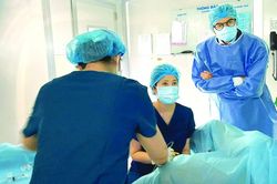 Mẫu tinh trùng cuối cùng của người đàn ông Mỹ và tia hy vọng từ bác sĩ Việt