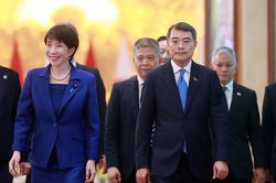 Thủ tướng Nhật Bản: Như 'rồng bay l&ecirc;n', Việt Nam đang ph&aacute;t triển hết sức ấn tượng