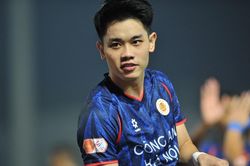 Đình Bắc lập đại công, CAHN chạm một tay vào cúp vô địch