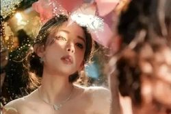 Cổ Lực Na Trát khiến cộng đồng mạng 'nín thở' bởi vẻ ngoài 'nữ thần'
