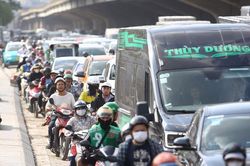 Lấy ý kiến quy định hoạt động của xe ôm, shipper chạy xăng tại Hà Nội