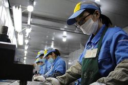 Xuất nhập khẩu bùng nổ, FDI tăng vọt: Kinh tế Việt Nam tăng tốc mạnh trong tháng 4