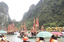 Ninh Bình đón hơn 2,7 triệu lượt khách dịp nghỉ lễ Giỗ Tổ Hùng Vương và 30/4 - 1/5