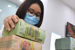 Sếp các ngân hàng nói gì về lãi suất huy động: Giảm rồi có tăng lại ngay?