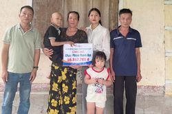 Bạn đọc tiếp sức bé trai 6 tuổi ở Hà Tĩnh bị ung thư xương hơn 55 triệu đồng