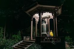 Tiếng chuông thù ân trong sương sớm Thiền Tôn