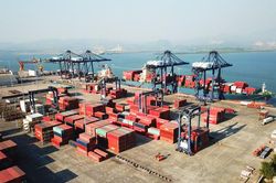 Xuất nhập khẩu hàng hóa đạt 344 tỷ USD, cán cân thương mại nhập siêu hơn 7 tỷ USD