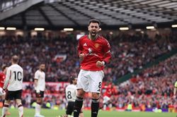 Kết quả b&oacute;ng đ&aacute; h&ocirc;m nay 4/5: MU ph&aacute; dớp trước Liverpool