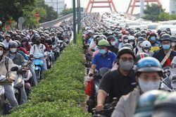 Cửa ngõ TPHCM ken cứng ô tô, xe máy ngày đầu đi làm sau kỳ nghỉ lễ
