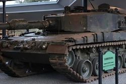 Triều Tiên trưng bày xe tăng xuất xứ NATO thu giữ được từ Ukraine