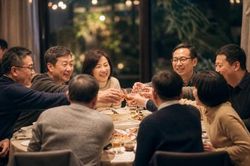 Họp lớp sau 20 năm: Khi người ta thôi khoe thành tựu