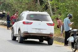 Người đàn ông tử vong với tư thế ngồi trên ghế lái ô tô đậu ven đường