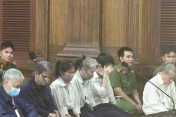 Đang trốn truy nã, em trai bà Hứa Thị Phấn bị tuyên án vắng mặt 12 năm tù