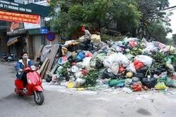 Triệu tập đối tượng hành hung lái xe tải giao hàng trong trường mầm non