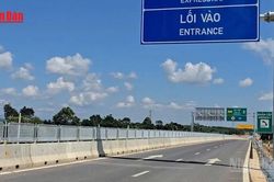 [Video] Tạm thời cấm một số đoạn cao tốc Vũng Áng-Cam Lộ