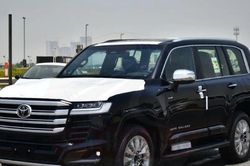 Toyota Land Cruiser hybrid sắp về Việt Nam, liệu có bán chênh giá nửa tỷ đồng?