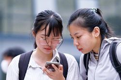 Chỉ hơn 60% học sinh Hà Nội vào lớp 10 công lập, căng thẳng là do thiếu trường