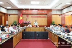 Đồng ch&iacute; Chủ tịch UBND tỉnh l&agrave;m việc với Ban Quản l&yacute; Khu kinh tế cửa khẩu Đồng Đăng - Lạng Sơn