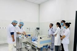 Lần đầu ti&ecirc;n triển khai kỹ thuật chạy thận nh&acirc;n tạo tại C&ocirc;n Đảo