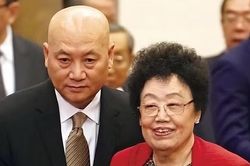 'Đường Tăng' Trì Trọng Thụy từ bỏ thừa kế 6,8 tỷ USD của vợ tỷ phú