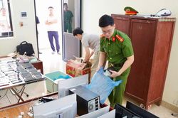 Cuộc đột kích sào huyệt lừa đảo và nhiệm vụ 'không chỉ bắt ông trùm'