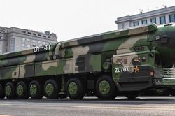 Tên lửa DF-41 tốc độ Mach 25, tầm bắn 15.000km, công nghệ MIRV, thay đổi luật chơi toàn cầu