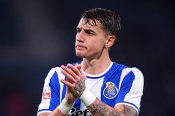 Arsenal cắn răng cắt lỗ, bán cầu thủ đầu tiên hè 2026
